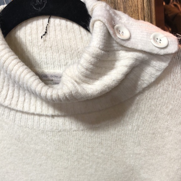 Women’s turtleneck color block sweater - Picture 2 of 5